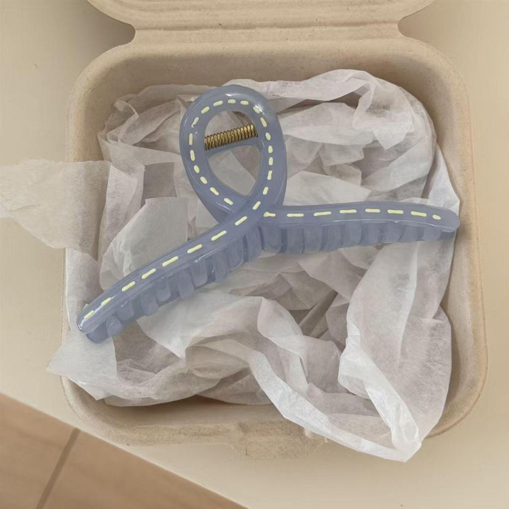 Elegant Marble Plumeria Hair Clip with Cross-Border Design