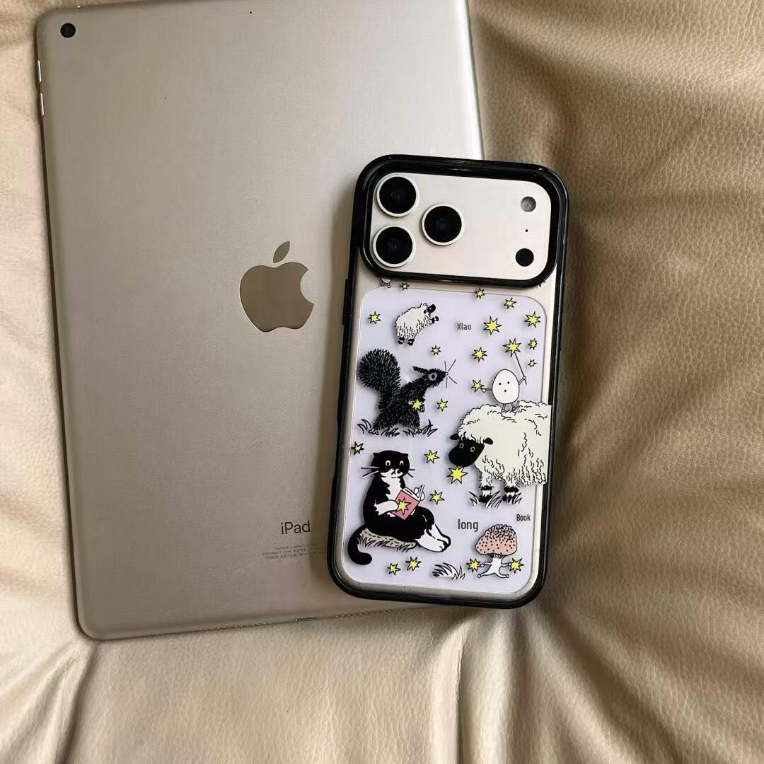 

Black Cat Illustration Phone Case for Apple 17Pro Max 15/14 Large Hole 16Pro 13 Black Frame Apple 11