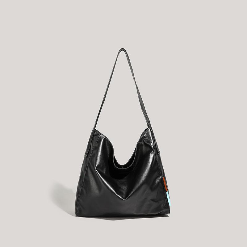 Simple new fashionable versatile large-capacity commuter shoulder bag
