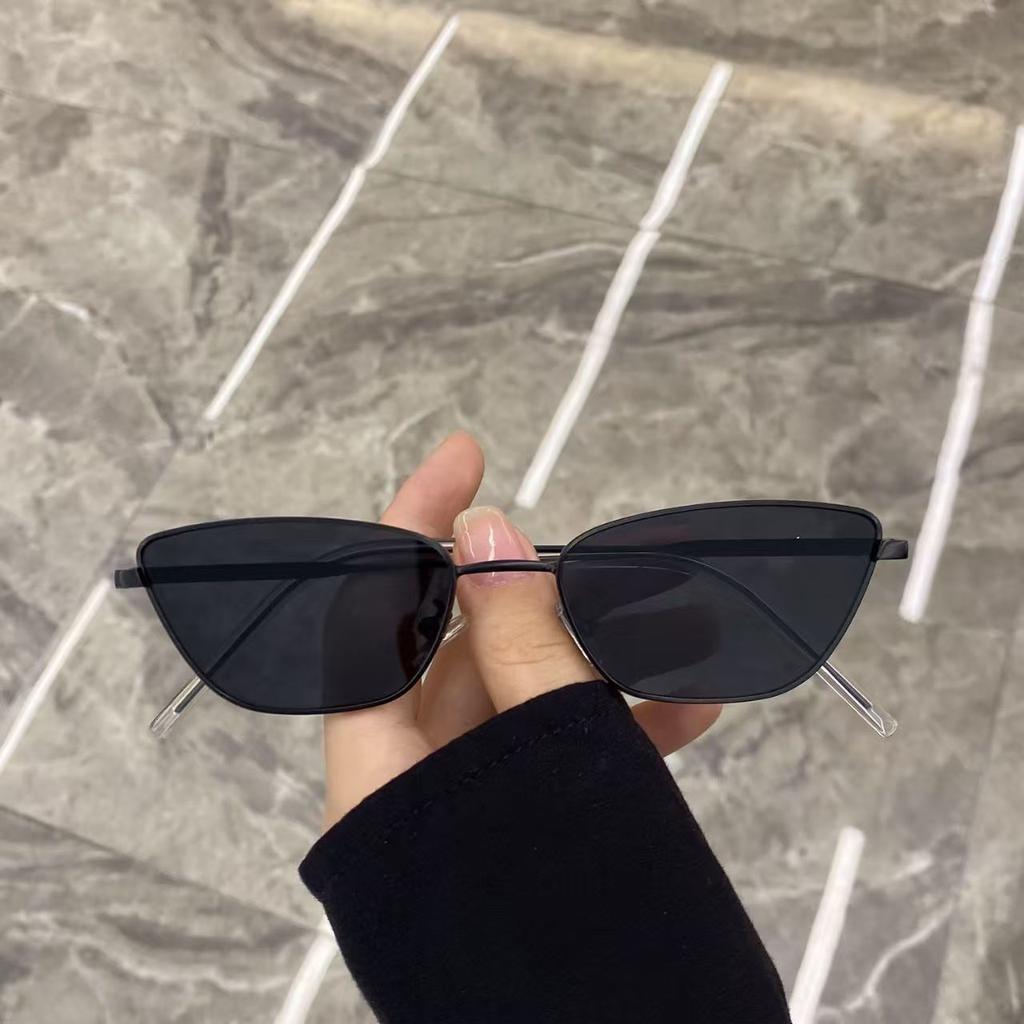 Fashionable Retro Cat Eye Metal Sunglasses for Women Korean Style Unisex Trendy Eyewear Popular Sun Glasses