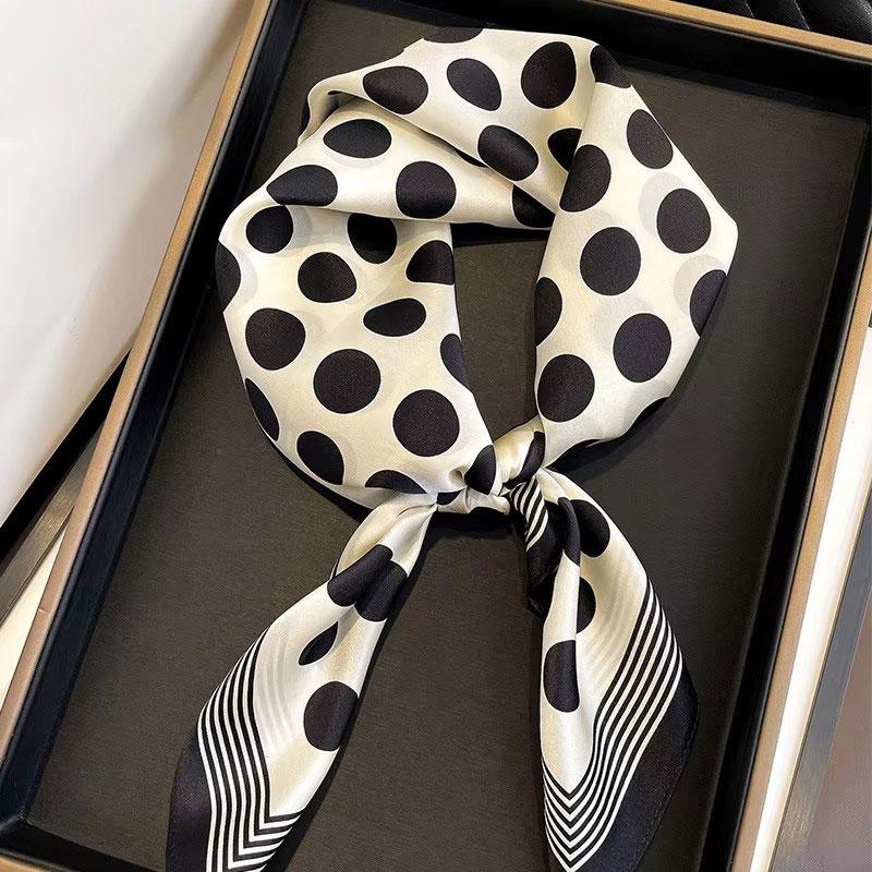 100% Natural Silk Square Scarf Women Bandana Headscarf Scarves Shawls Square Neck Foulard Wraps cachecol femme schals bufanda