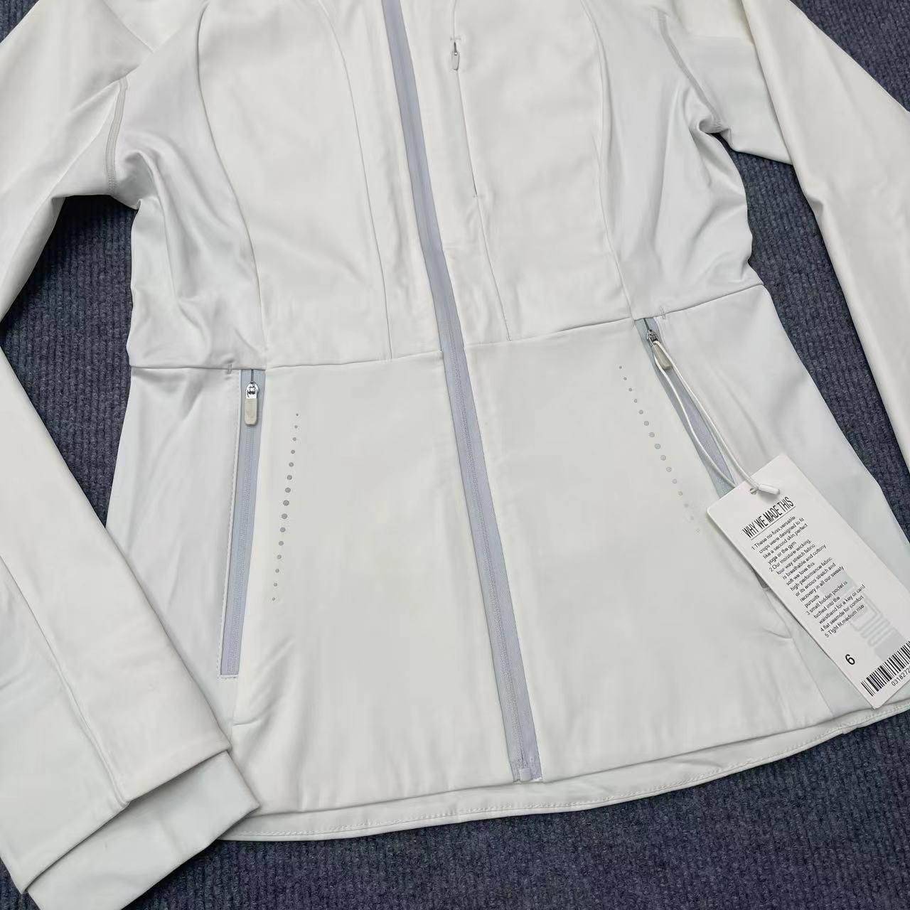 

Женская флисовая ветровка с капюшоном Luludarling: Куртка софтшелл для весны/осени для комфорта на открытом воздухе. XL белый/яичная скорлупа