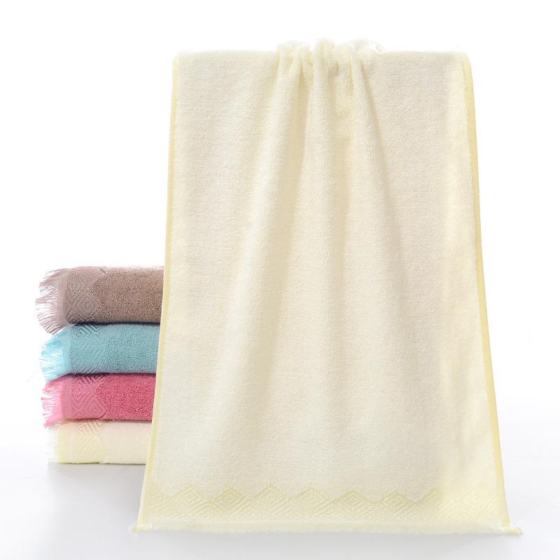 Absorbent, non-shedding bamboo fiber towel: superior to pure cotton towels for bath use.