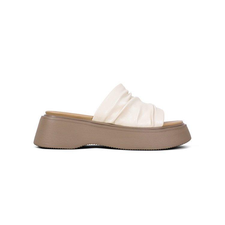 Thick-soled heightened wrinkled leather one-word slippers women's summer 2025 new wear soft leather sandals, comfortable and versatile