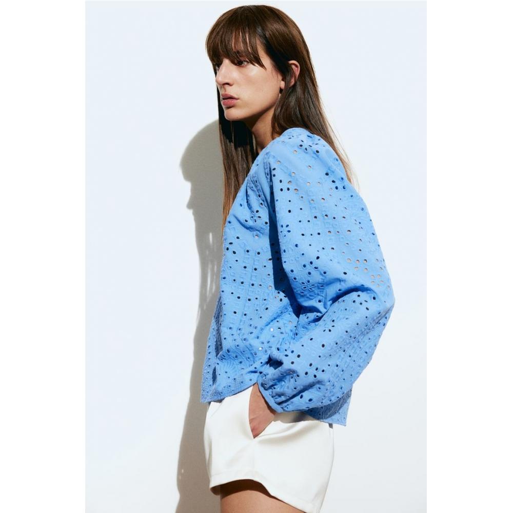 

Блузка HM Broderie Anglaise синяя