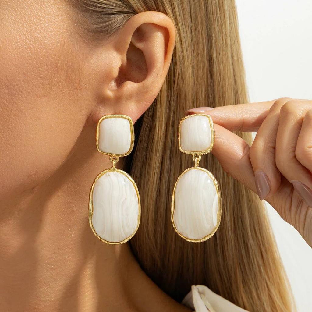 SHIXIN Vintage Red/White Resin Acrylic Oval Pendant Earrings Women Simple Geometry Drop Earrings New Year Jewelry Accessories