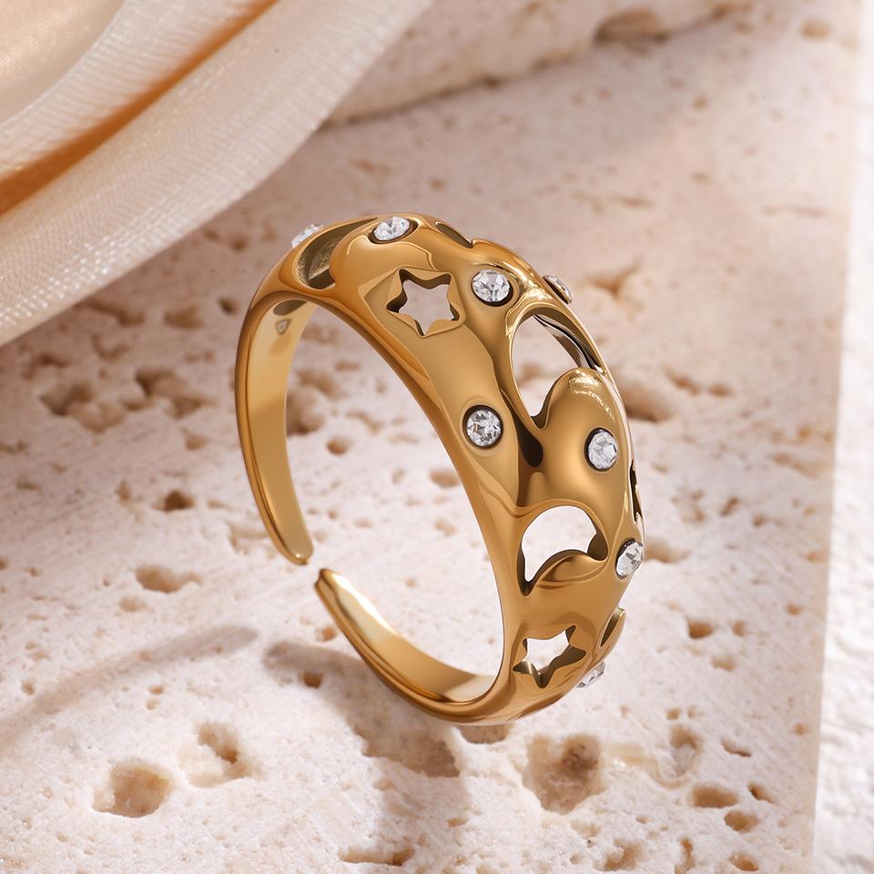 

ZAKOL Новый набор браслет и кольцо и серьги из нержавеющей стали с полыми звездами и луной для женщин, с покрытием из 18-каратного золота, не тускнеющий циркон, подарок