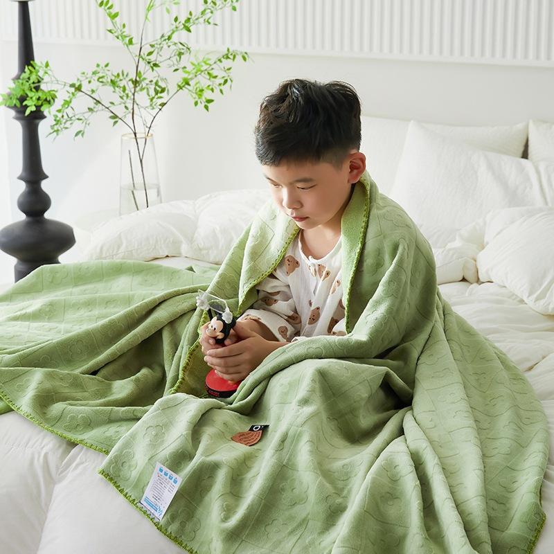 Solid Jacquard Air Conditioning Blanket Anti-Static Warm Nap Blanket For All Seasons Milk Velvet Multifunctional Travel Shawl