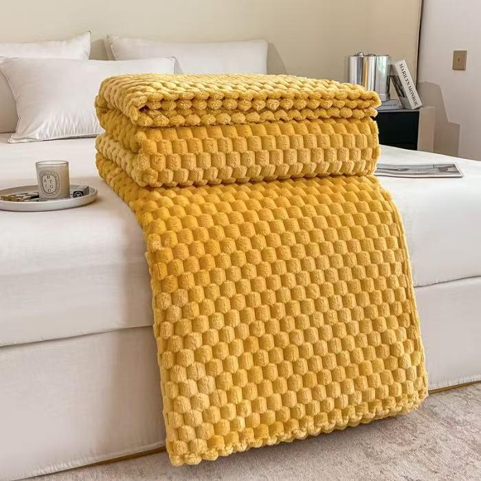 Golden Turtle Velvet Nap Blanket - Thick, Customizable & Multi-functional Coral Velvet Throw for Students
