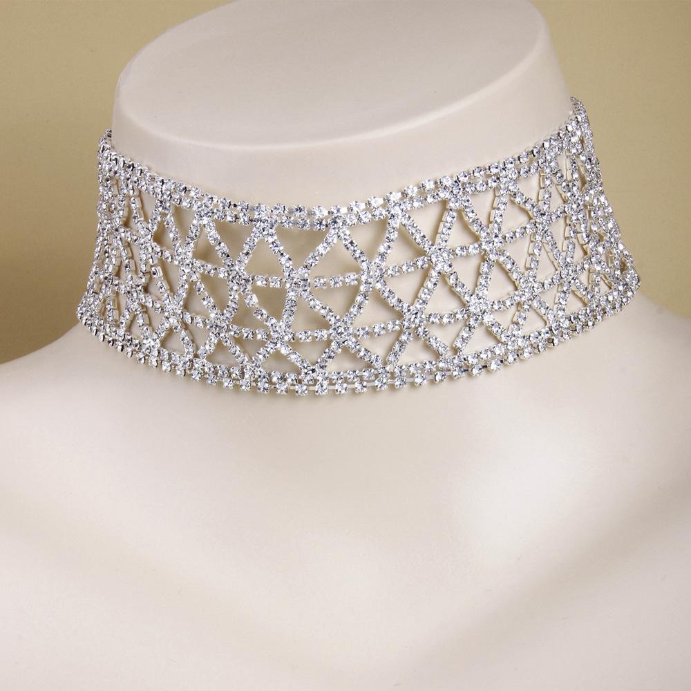 Glänsande Rhombus Strass Kors Halsband Flerlagers Nischdesign Halsband Trendigt Kall Vind Halsband Choker