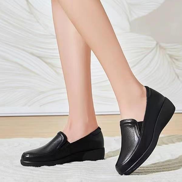 Soft leather comfortable middle-aged mother leather shoes non-slip soft sole wedge heel casual thick sole travel one pedal women's single shoes sp