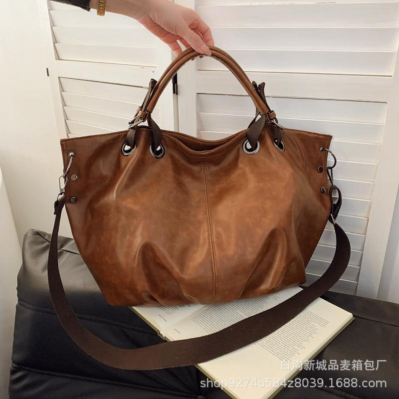 

Retro large-capacity tote bag, solid color multi-functional shoulder messenger bag, handbag, new student commuting bag. коричневый