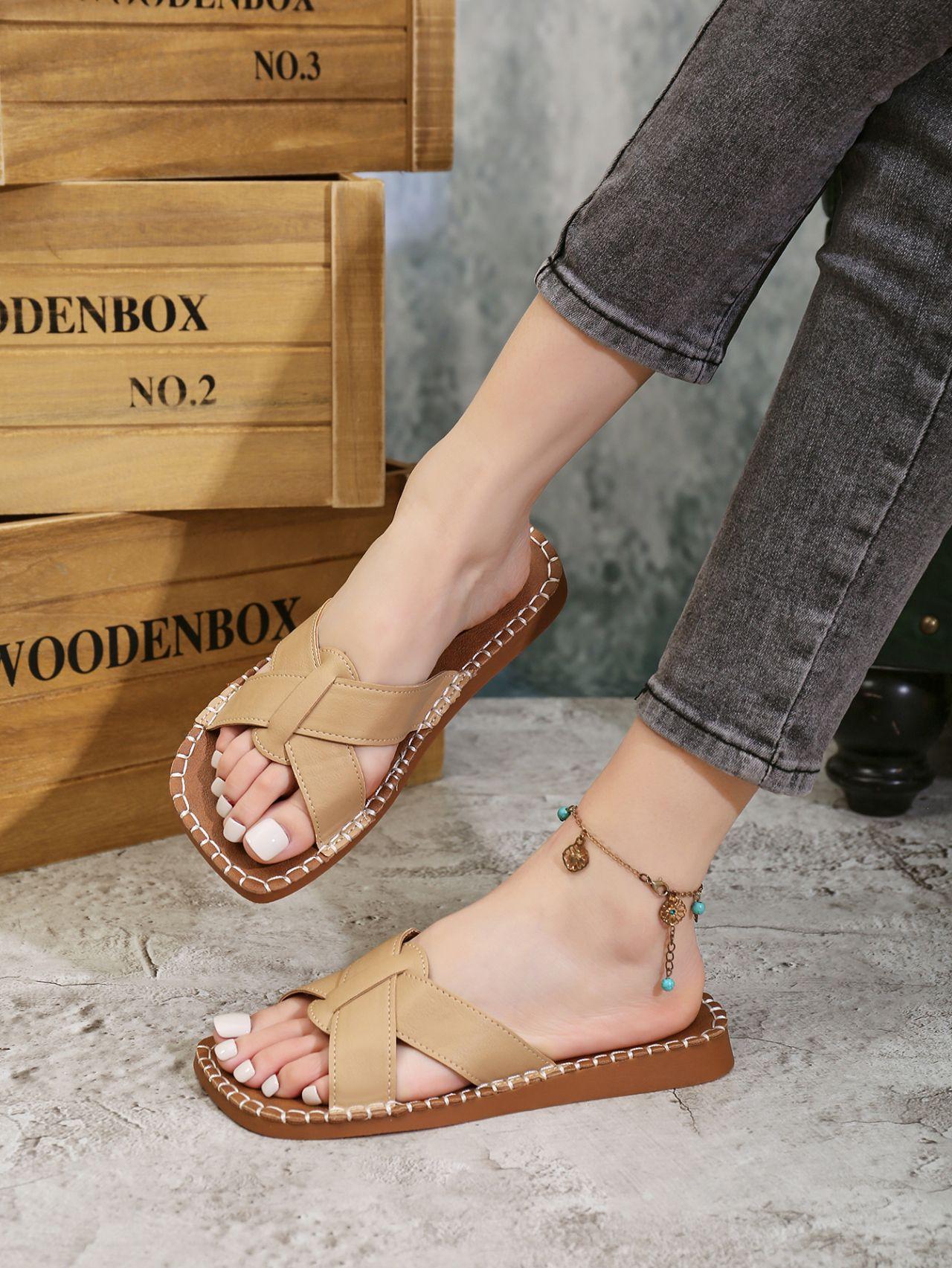 

Foreign trade large-size slippers women s 2025 summer new casual street beach shoes flat-bottomed one-character European and American style sandals 42 хаки