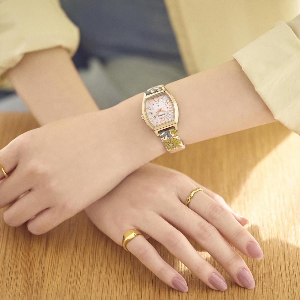 Seiko LUKIA Happy Collection Ladies Solar Radio Wave Wristwatch SSQW104 Limited Edition Ivory Lady Gold Dial Tonneau Titanium Case and Band