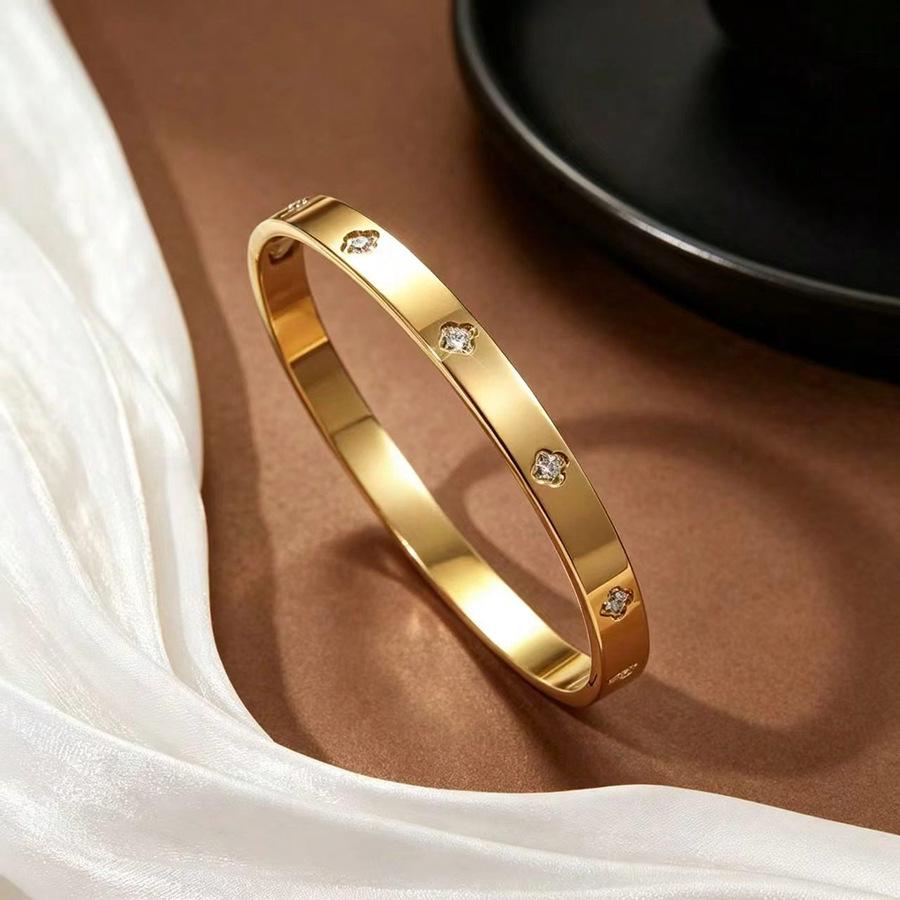 Four-Leaf Clover Diamond-Inlaid Stainless Steel Bracelet Set for Women