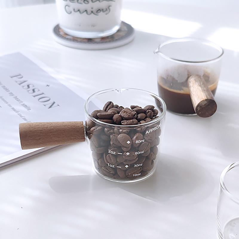 100ML Kleine Milchkanne Krug Milchkännchen Mini Glas Tasse Kaffee Milchkännchen Saucenbecher Krug Espresso Shot Glas mit Holzgriff