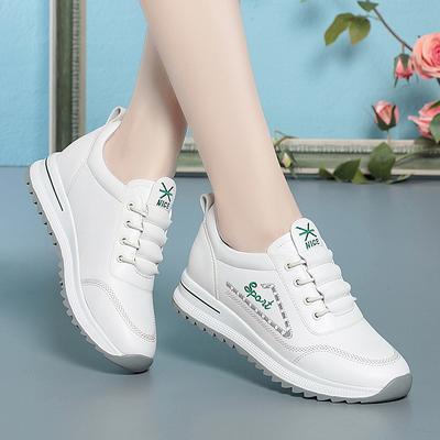 Spring Autumn Soft Sole Velvet Little White Shoes Women's New Sports Casual Leather Shoes Middle-aged Elderly Sneakers Fashion