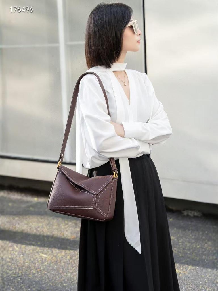 Women's Versatile Cowhide Crossbody Underarm Bag – Medium