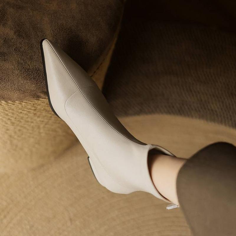 

Новые универсальные модные ботильоны на низком каблуке, остроносые, однотонные, большого размера, женские кожаные ботинки, осенне-зимние, квадратный каблук, резиновая подошва, ботильоны средней высоты 40