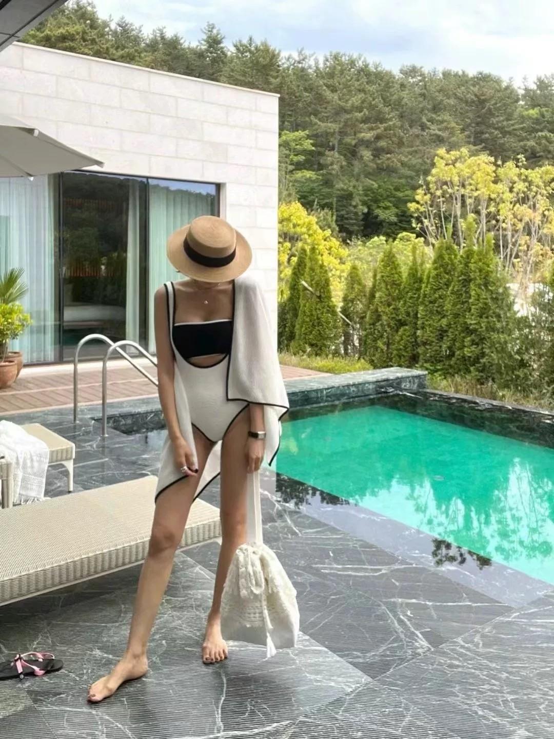 

Triangular split swimsuit for to cover their bellies and look thin, beach vacation hot spring swimsuit [one piece is sent on behalf of others] XL
