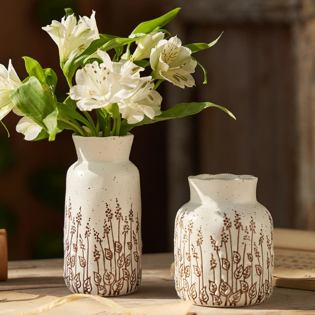 Vintage Embossed Ceramic Vase Floral Relief Hydroponic Pot for Plants Cut Flowers Festive Garden Home Table Decor Holiday Gift