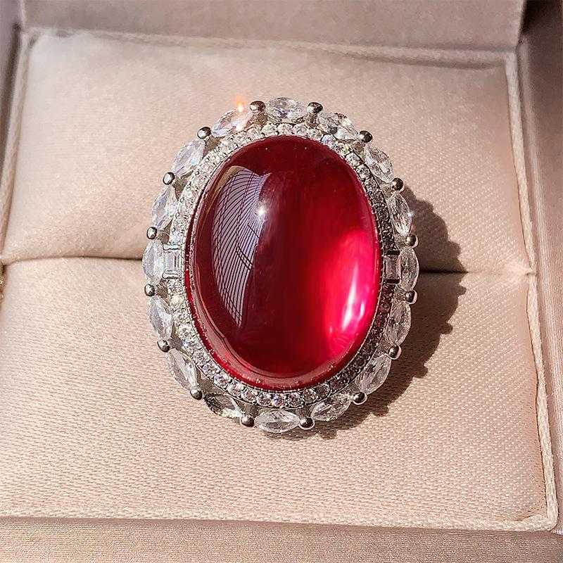 Schmucksimulation Taubenblutrot Korund Blauer Spinell Glatte Oberfläche Retro Ring Hauptstein 15 * 20