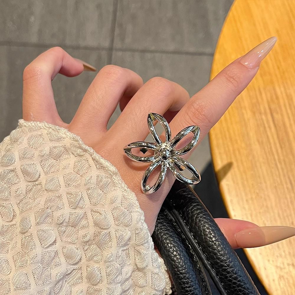 Retro Statement Large Geometric Flower Ring: Women s Adjustable Open Fashion Ring Adjustable Size