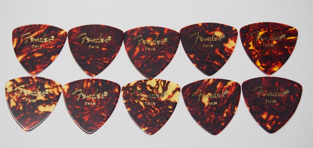Fender Pick X 10 Triangle THIN-SHELL