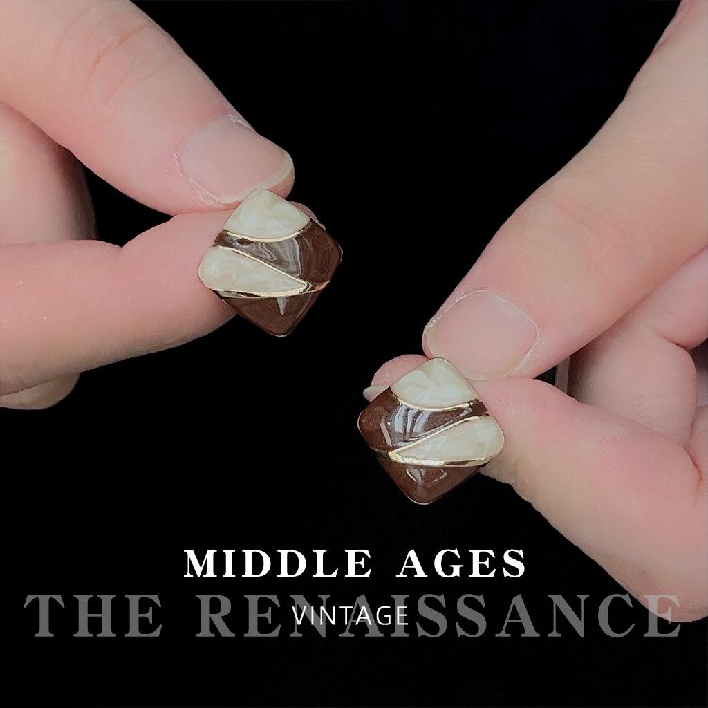 

Geometric square oil drop contrasting stud earrings retro Hong Kong style temperament earrings earrings