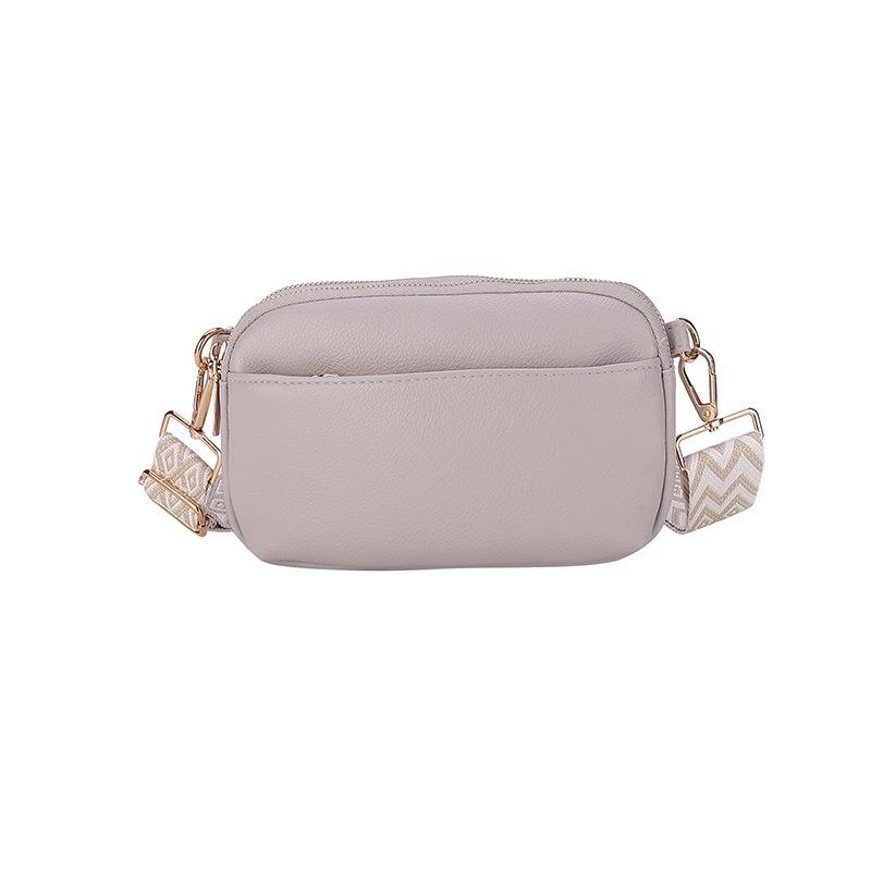 Populárna crossbody taška, Jednoduchá malá štvorcová taška z mäkkej kože, Ležérna taška na jedno rameno so širokým ramenným popruhom