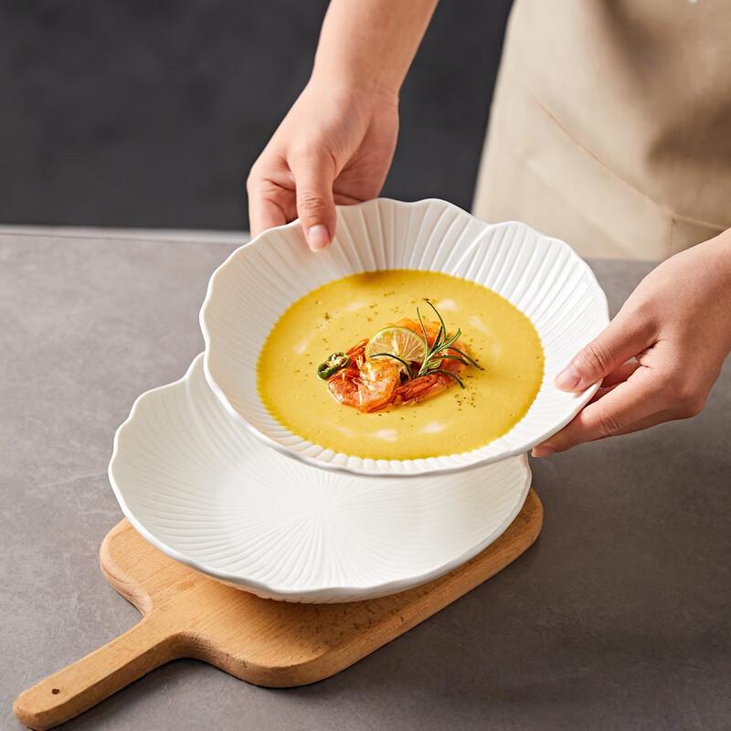 Haoya White Chrysanthemum Petal Ceramic Dinner Plates, 8-inch Deep (Set of 2)