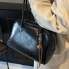 Autumn new retro fashion commuter underarm women's bag temperament personality large capacity portable tote bag