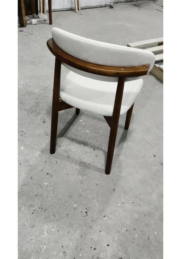Italian Solid Wood Dining Chair with Backrest for Home, Dining Room, or Restaurant Use