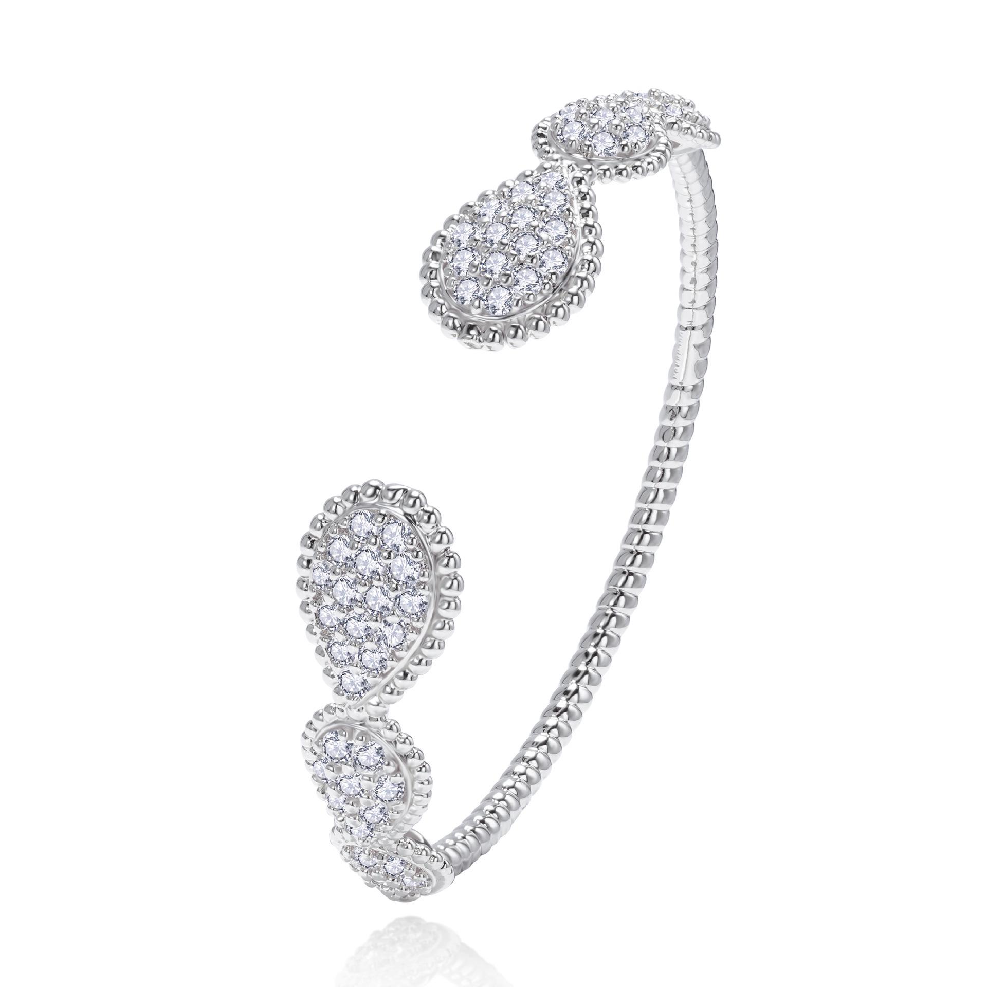 

Французский браслет-бенгл в ретро-стиле с бусинами, регулируемый, с несколькими подвесками-каплями и бриллиантами платиновый