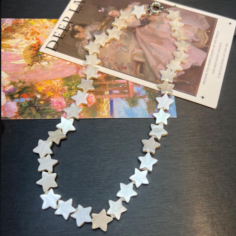 Collier Vintage Minimaliste Français en Coquillages Perlés