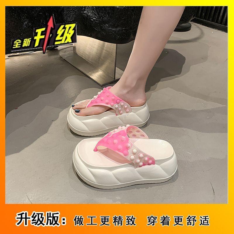 

Модные пляжные крутые шлепанцы 2025 новая летняя толстая подошва, не натирающие ноги, мягкая подошва, нескользящие, увеличивающие рост вьетнамки женские 38-39