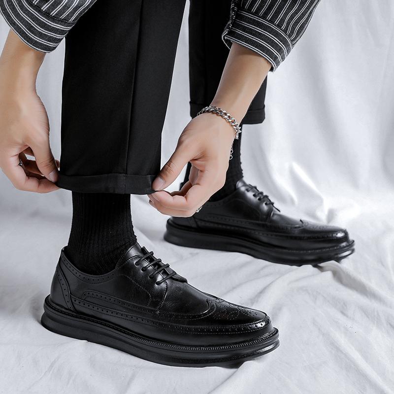 Heißer Verkauf Herren Freizeitschuhe Luxus Lackleder Flach Designer Schuh Herren Bequem Party Büro Business Casual Schuh Elegante Slipper