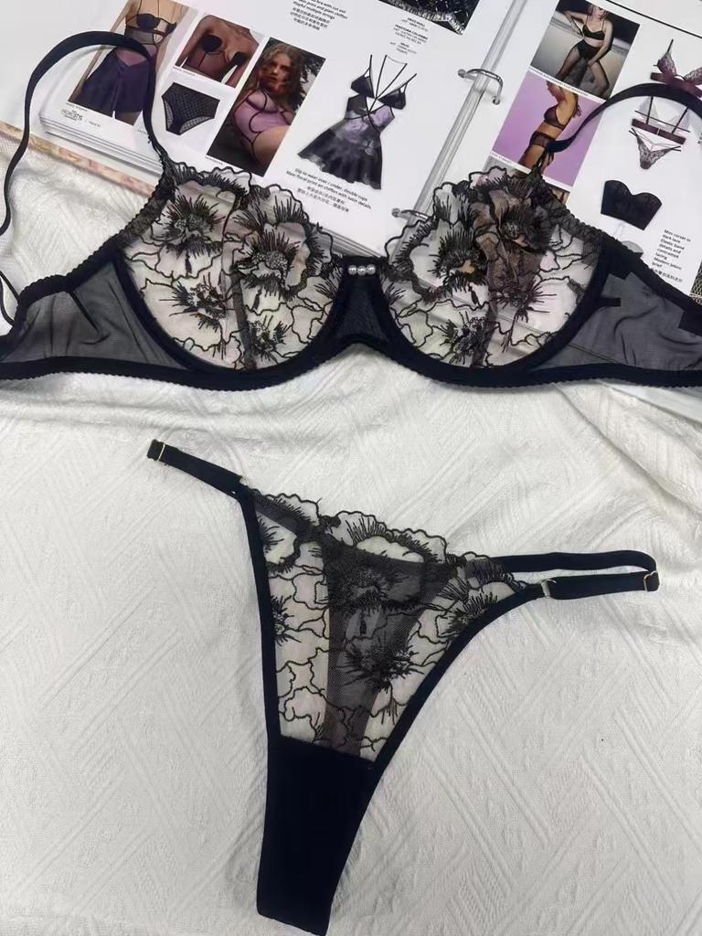 French sexy underwear women's ultra-thin embroidery lace large size underwear large chest small anti-sagging bra set