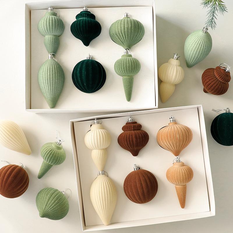 Velvet Christmas Ornaments Set Flocked Textured Baubles Teardrop and Finial Shapes Green Cream Hanging Tree Decorations Christmas Home Decoration