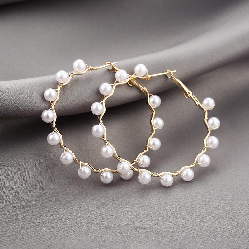 European & American Geometric Pearl Spiral Ear Cuffs: Versatile Fashion Round Earrings