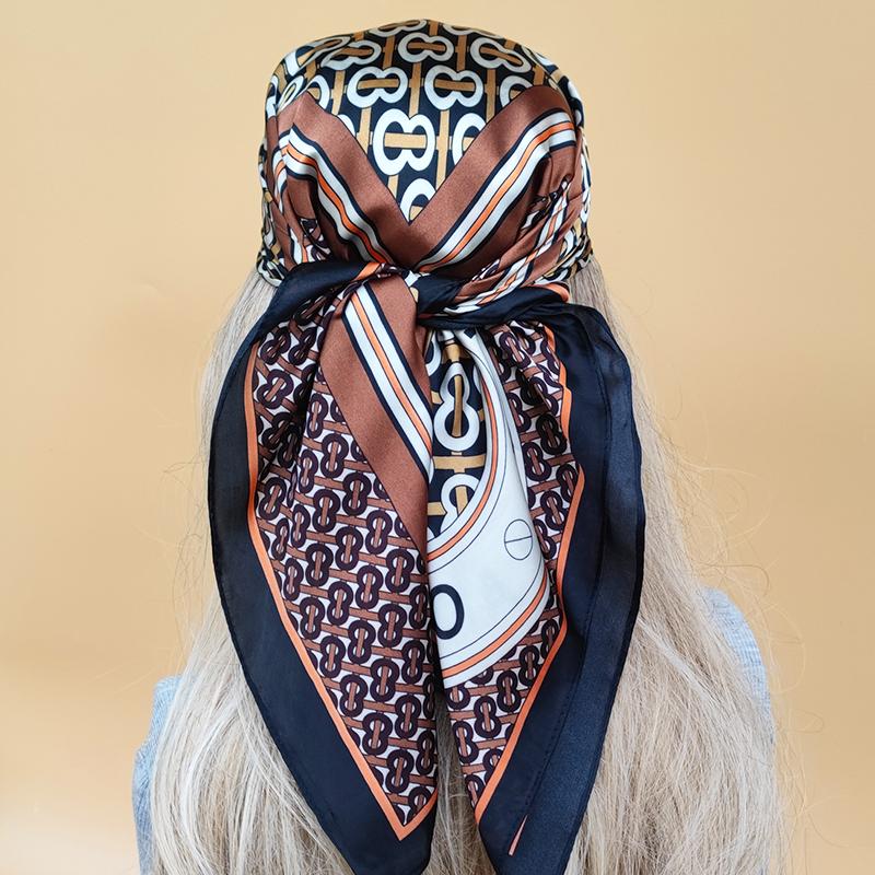 Popular 70X70CM Beach Scarves The Four Seasons Square Kerchief New Style Women Luxury Headscarf  Design Sunscreen Silk Hijab