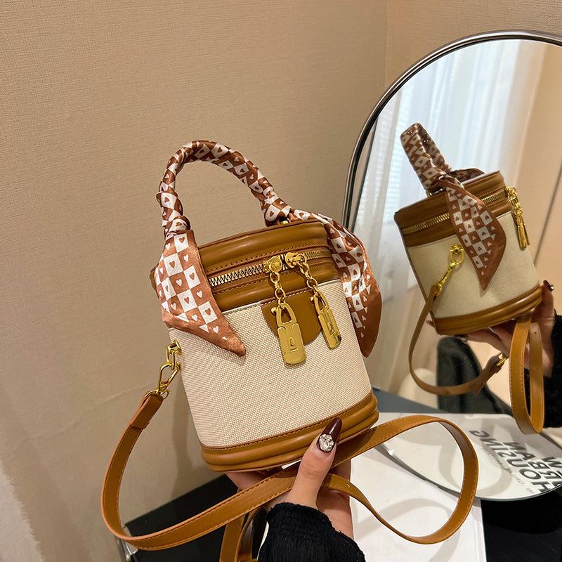 Women's Bags Spring Fashion Versatile Portable Bucket Bags Korean New Women's Fashion Large-capacity Messenger Bags