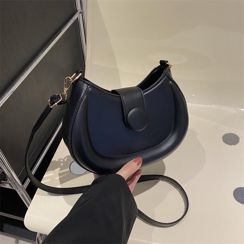 High-value Niche Design Bag Women's 2025 Summer New Women's Bag Messenger Bag Shoulder Armpit Bag