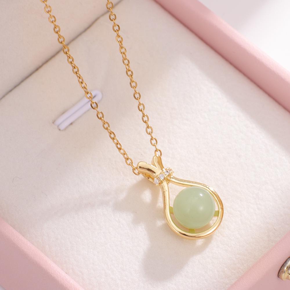 Hetian Jade Pendant Necklace: Lucky Bag Design for Women - Elegant and Versatile Clavicle Chain