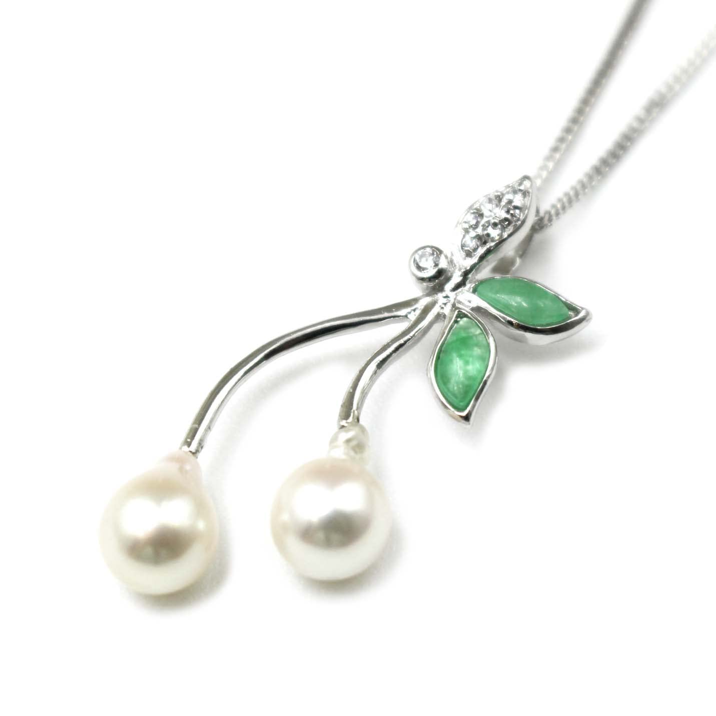 

Akoya Pearl 7.3mm Pendant (Gift wrapping available free of charge) Silver fittings, 40cm plated chain included, necklace