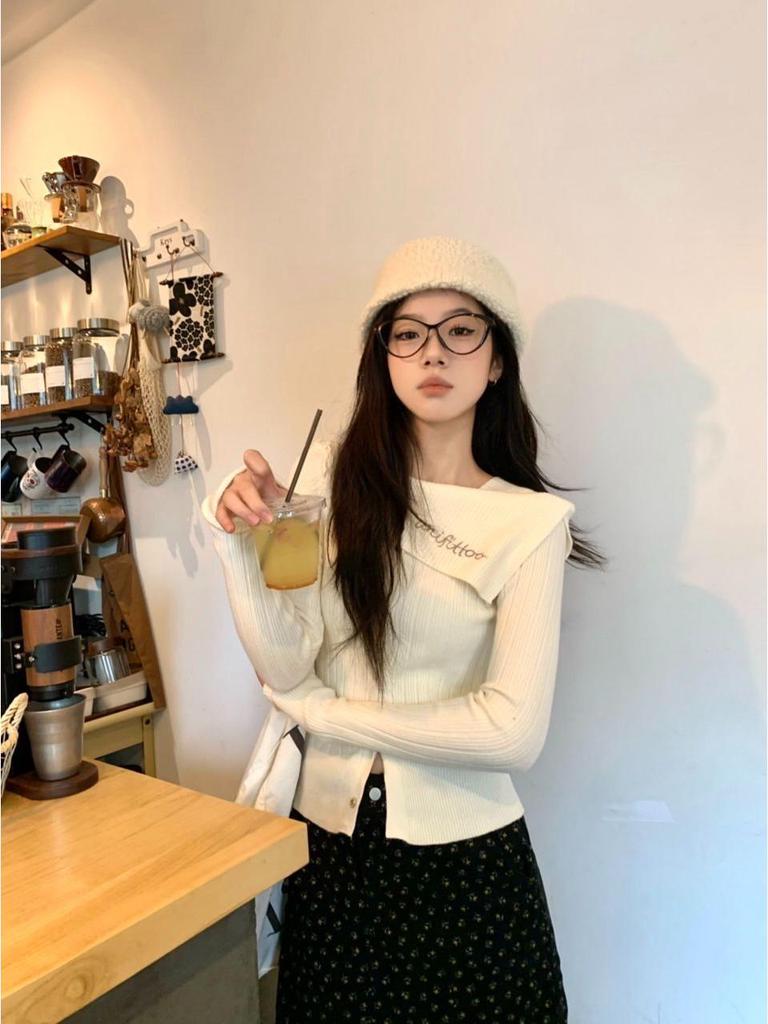 Korean Chic One-Shoulder Long-Sleeve Knit Top - Autumn/Winter Elegant Design for Women