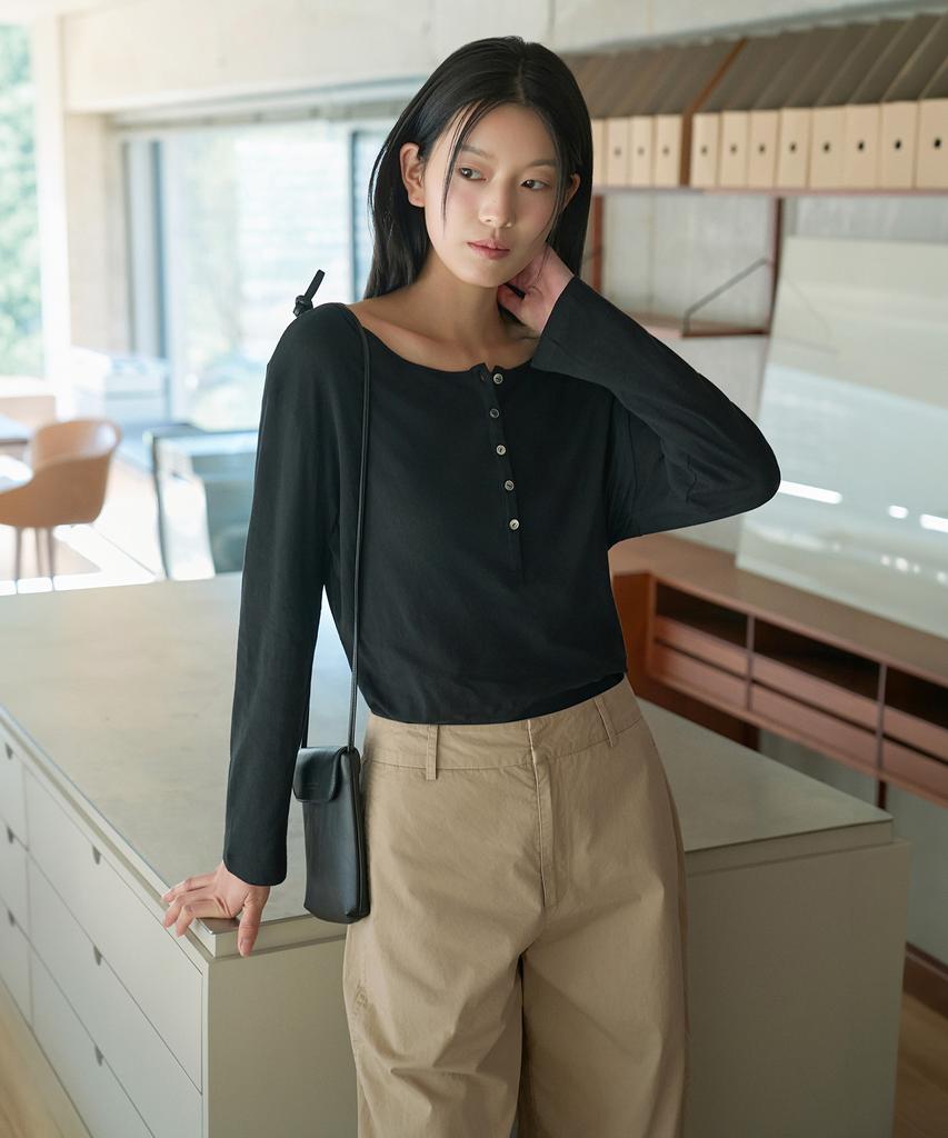 Siyajyu Sitp5283 See-Through Henley Neck T-Shirt_Black