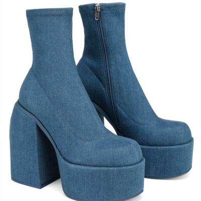 Botas de cano curto de grife para mulheres, salto alto de marca feminino, plataforma, botas de cowboy azuis grossas, sapatos femininos de PU sólidos, novos, sexy, salto alto de 10 cm