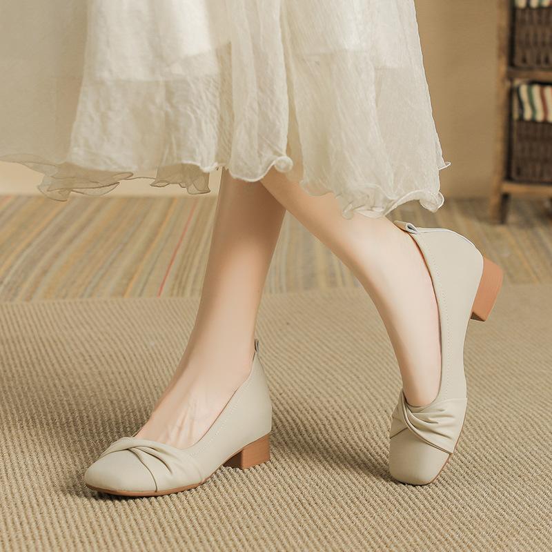Hong Kong Sheepskin Single Shoes Women's Middle Heel 2024 Spring and Autumn New Square Head Thick Heel Retro Color Matching Soft Sole Leather Women's