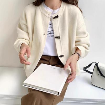Maglione a girocollo con bottoni a corno per l'autunno e l'inverno da donna, nuovo, ampio, retrò a tinta unita, versatile cardigan in maglia